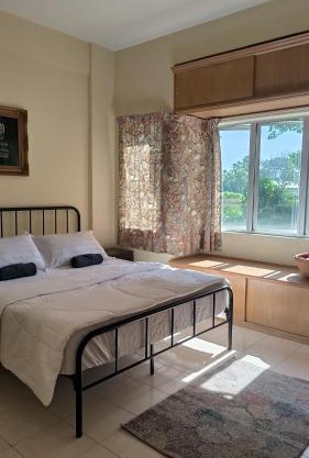 ANHAAZ Lakefront Retreat