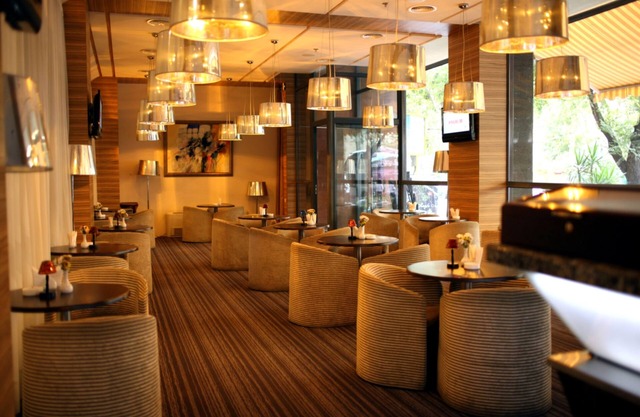 Ani Plaza Hotel