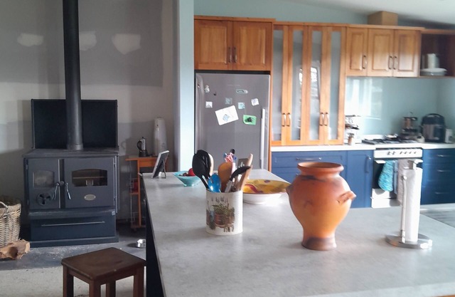 ANIMAL LOVERS' RURAL RETREAT - 2ND ROOM