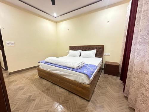 Anirudh Hotel