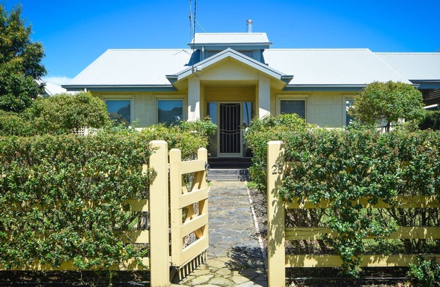 Anker - Flinders Village family home