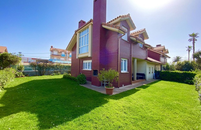 Casa de AnMar, casa independiente con jardín, Ajo