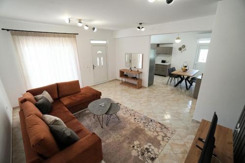 Anna's Apartments