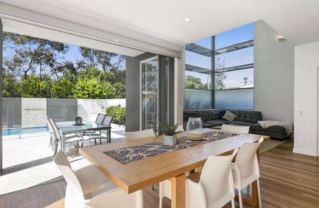 Anna Superbly Stylish Luxury Townhouse