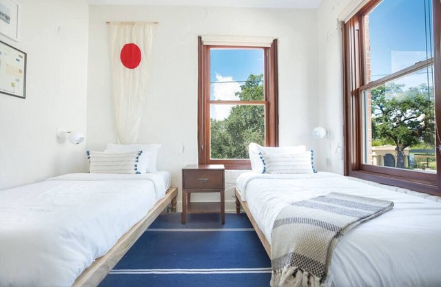 Annabelle 2D - Downtown 2 BR/2BA near City Market