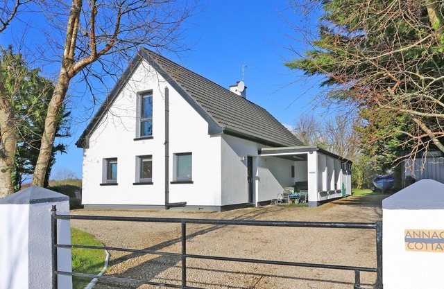 ANNAGH, family friendly, with open fire in Ballinrobe, County Mayo