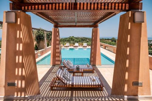Annaniko Villa, amazing views, Spacious pools