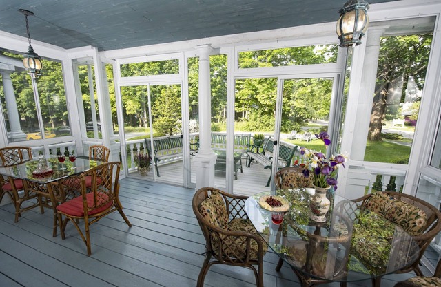 Anne's White Columns Inn