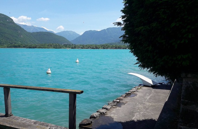Lago de Annecy, espaciosa casa con muelle privado