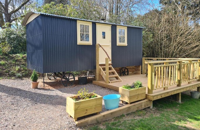 annes hatch hut