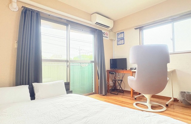 Annex 307 1 queen bed maximum 2 guests Please read the notes before booking / Chikushino Fukuoka