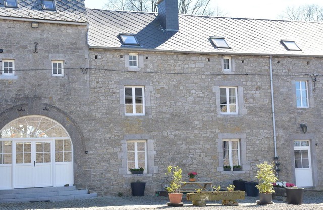 Casa Rural con patrimonio en Ouffet cerca de Prados