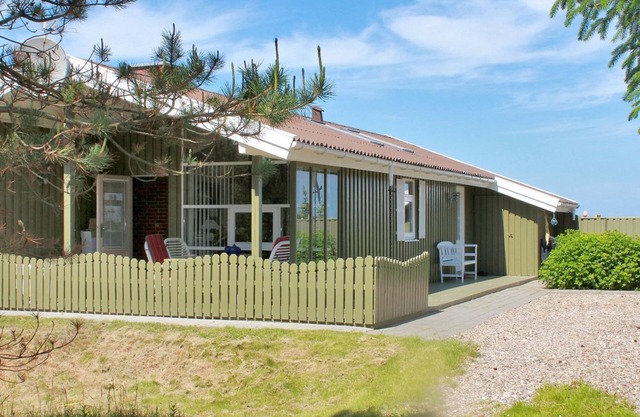 "Annick" - 300m from the sea by Interhome