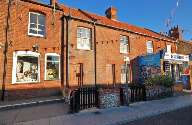 Annies, 30 Station Road