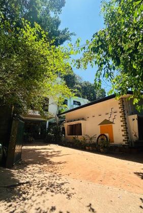 Anniwatta Residence