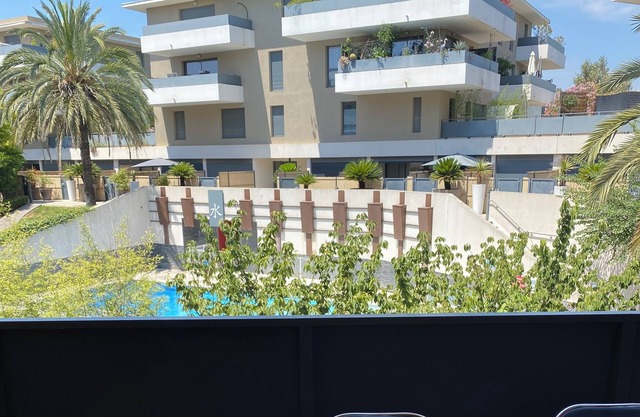 Beautiful F2, residence with swimming pool