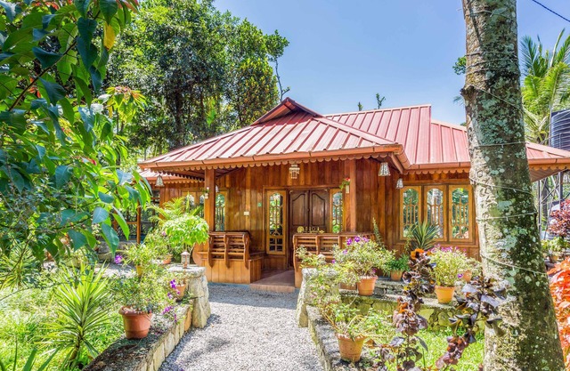 ANS MARIYA VACACIONES, MUNNAR