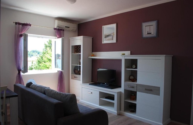 Ante Carov Apartment