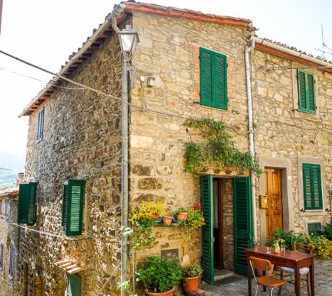 antica abitazione con vista montagna Casa Norma