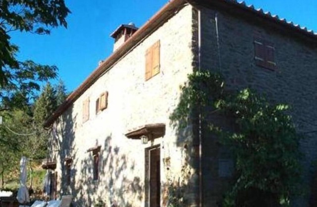 Antica casa in pietra circondata da ulivi a SanLeolino Londa 35 km da Firenze