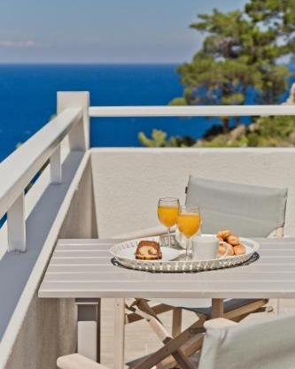 Antikri villas