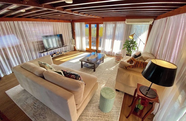 Antique Cosy Houseboat VINTAGE