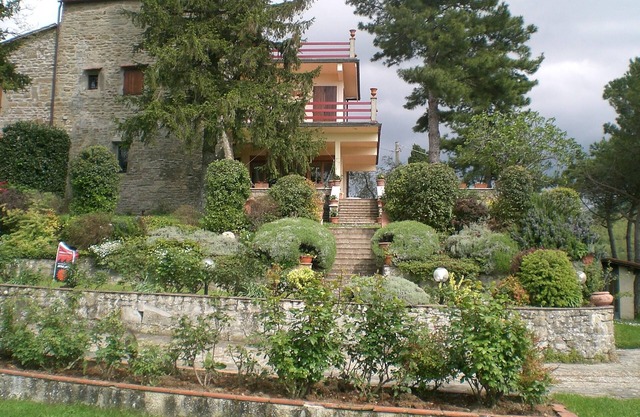Chianti Rufina una antigua villa de 1200 "Torre de los árboles"