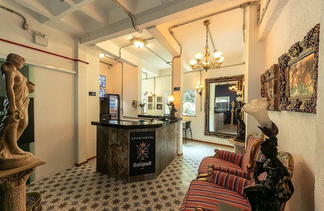 Antiquus ApartHotel