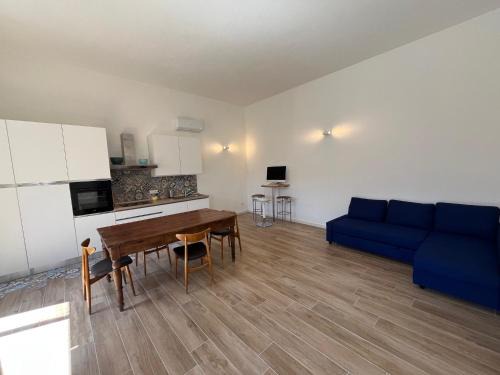 Antoni House