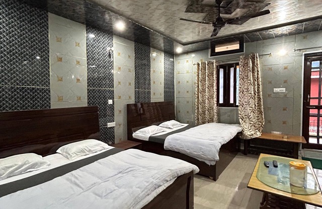 Anushri Lodge And Restaurants