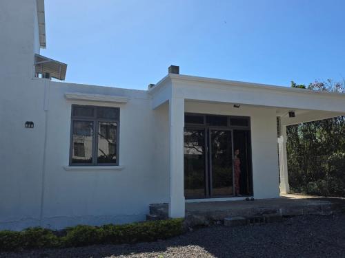 Anuza Villa Calodyne