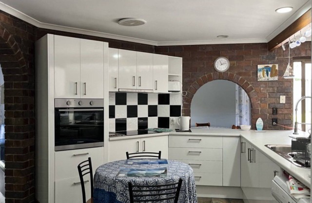 8 Anzac Street, Battery Hill - Pet friendly Home
