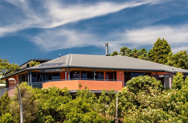 Aorere House - Collingwood Holiday Home