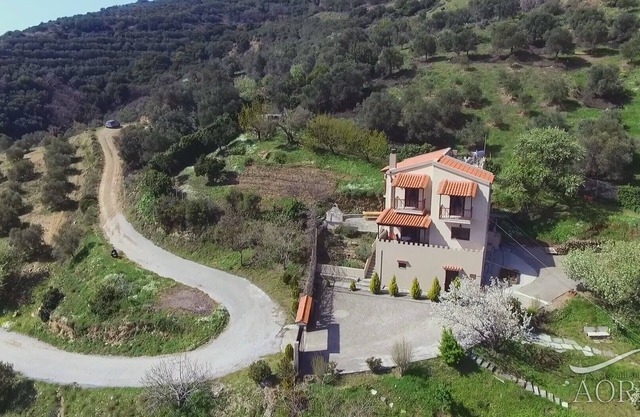 AORI villa colina - Escape a la verdadera Creta