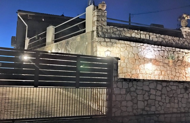 Casa de piedra tradicional de Aoria