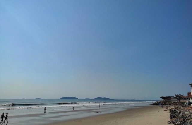 Apê Brisa do Mar: relaxe a uma quadra da praia