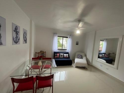 Ap 700m Praia Enseada-TV Smart, Garagem-Elevador