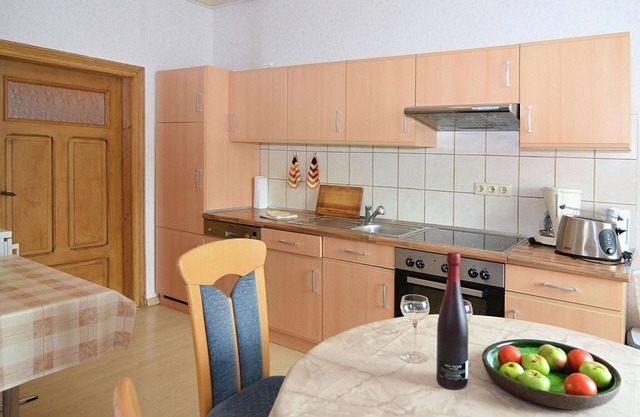 Apartamento con jardín junto a una granja