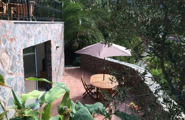 Apartamento-Vista al Jardín-Baño Privado-2