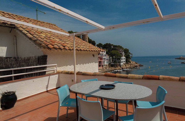 Apart. 1st sea line in Sa Tuna, Begur (H85)