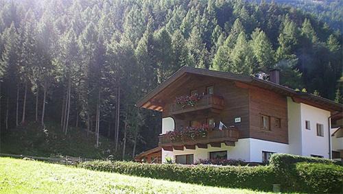 Apart am Waldrand