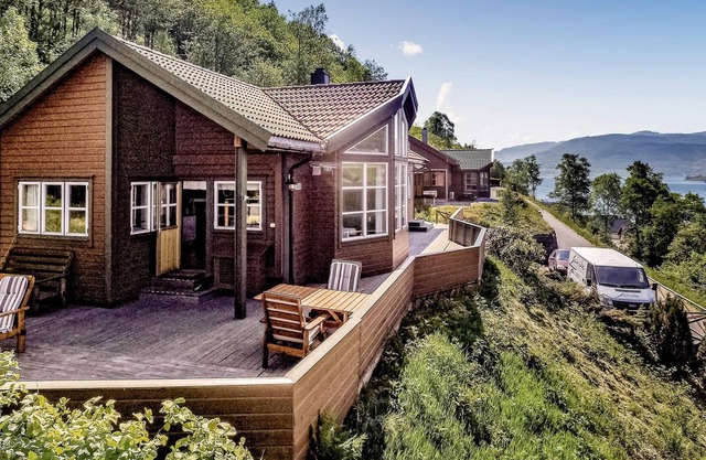 Alojamiento de 5 habitaciones en Ølen