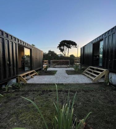 Apart Containers, Acantilados