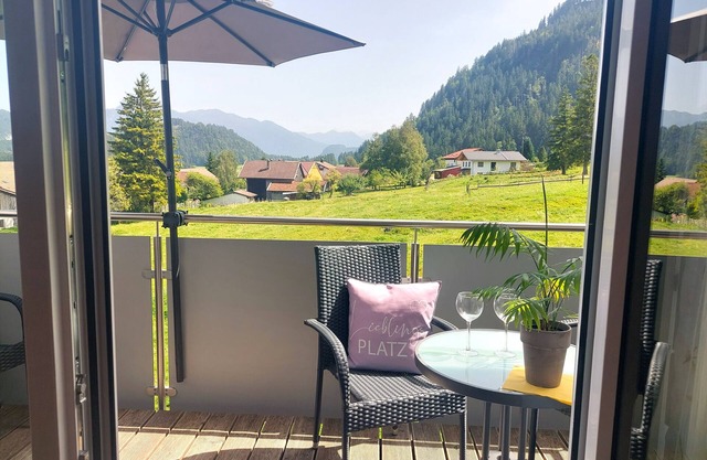 Apart Diana - nueva casa de vacaciones - App. "Rossberg" con vistas a la montaña, Wi-Fi y balcón