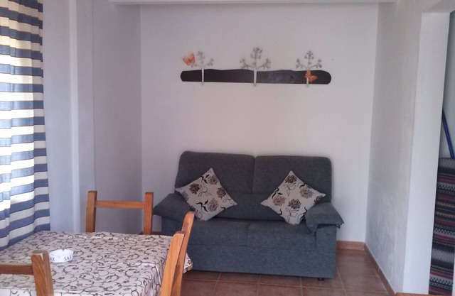 Apart. para 2-3 per.con jardin, aire acondi. y wifi. BAJADA DE PRECIO EN JULIO.