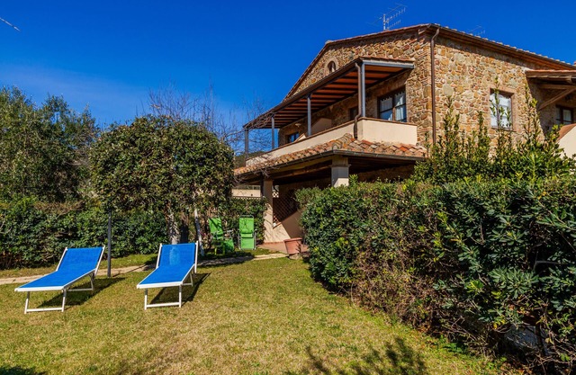 Apartamento 'Villa Rosanna' con terraza privada, jardín privado y aire acondicionado.