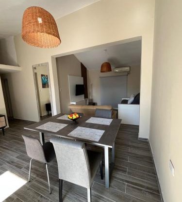 Apart Lucila- Casa equipada, zona residencial 1 dormitorio, asador y pileta