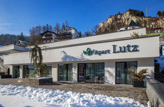 Apart Lutz