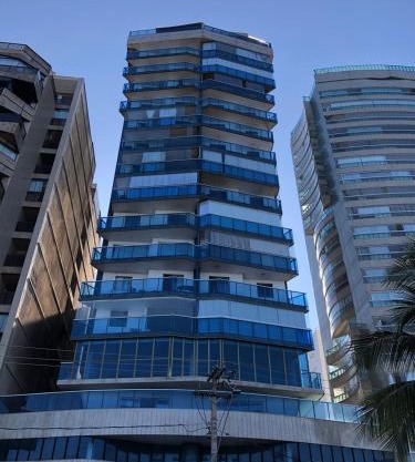 Apart. reformado em Vila Velha no Espírito Santo frente ao mar