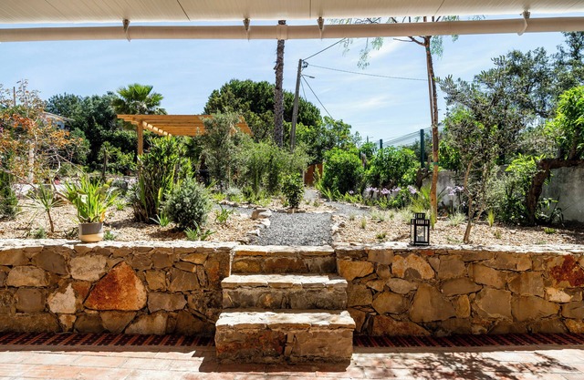 Apartamento en las Montañas, con Wifi, Huerta Bio a 15 Minutos de la Playa Faro